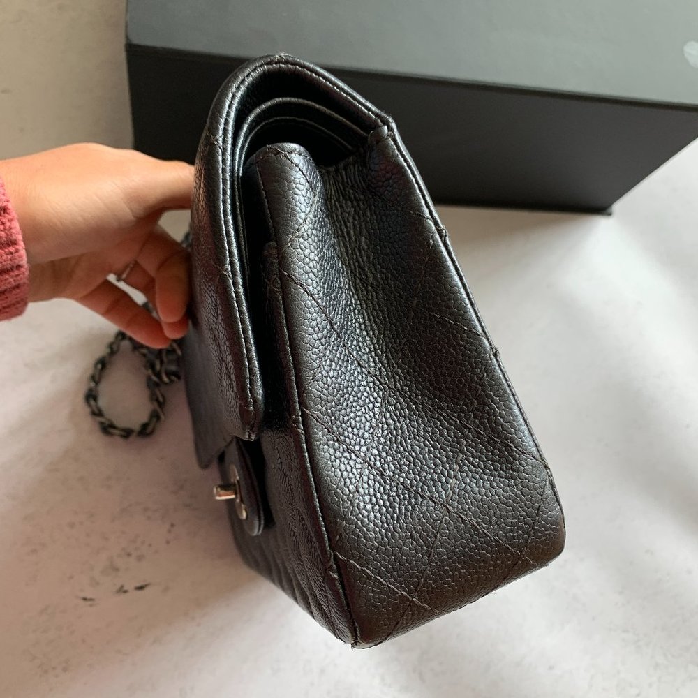 Chanel medium classic caviar bag pearly charcoal - Picture 6 of 13